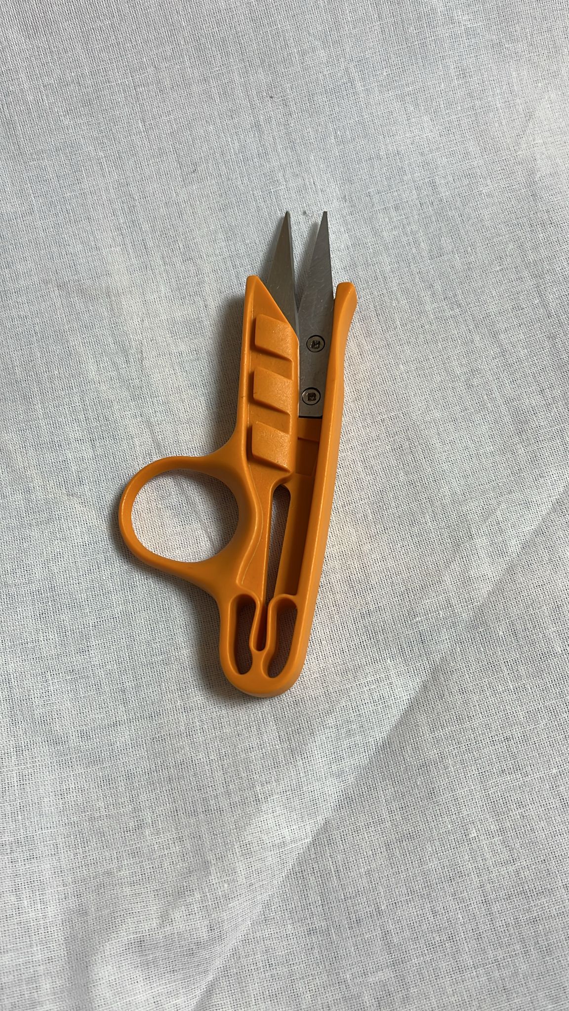 Cortahilos de costura en el taller de AprendeaCoser